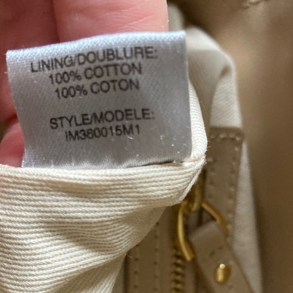 Isaac Mizrahi IMNYC Suede & Leather Crossbody Shoulder Bag Double Tassels NWOT - Picture 3 of 11